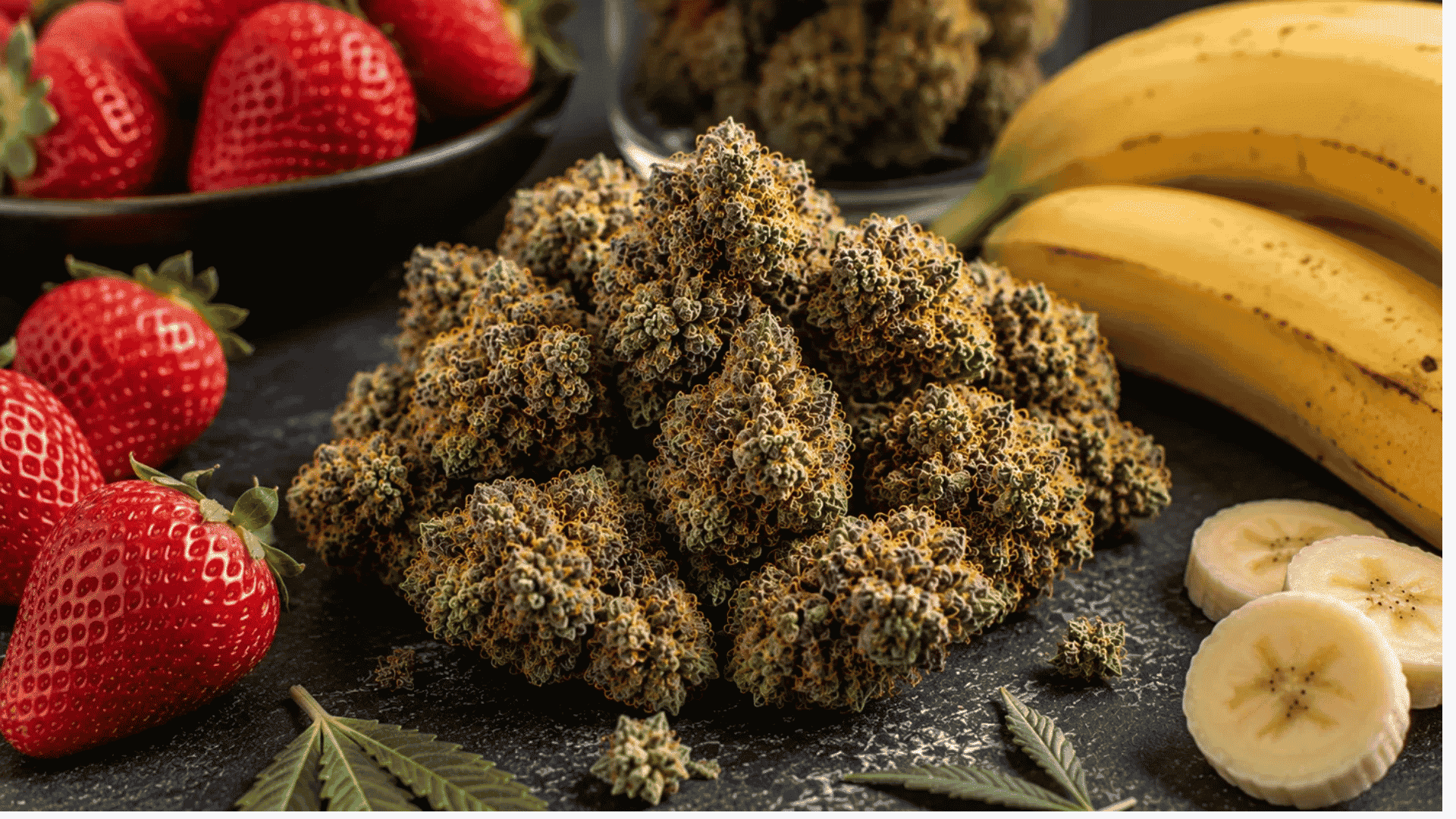 strawnana strain effects flavor and potency overview covering aroma taste and typical high experience